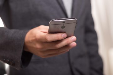 Comment aborder un mec sur une appli gay sans paraître désespéré : 7 techniques qui fonctionnent vraiment